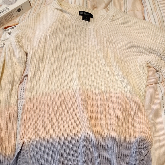 Elegant Black and White Striped Turtleneck Sweater - Picture 2 of 4